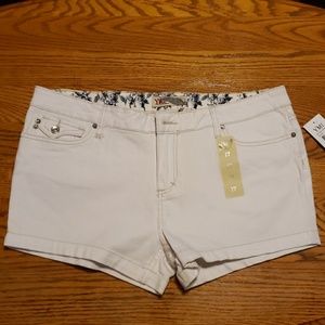 Junior Women's White Jean Shorts - Size 17